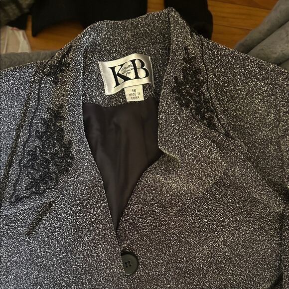 Gorgeous Vintage Charcoal and Black Textured Blazer - Picture 2 of 5